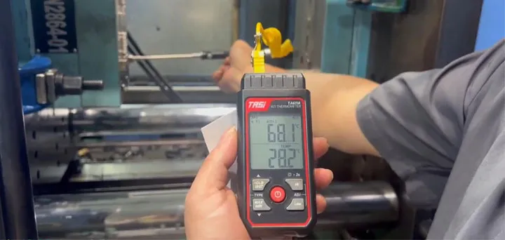 Choosing and Setting Parameters for Injection Molding – Temperature Control
