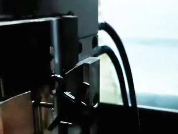 The Banana Gate: A Discreet and High-Precision Gating Solution for Injection Molds